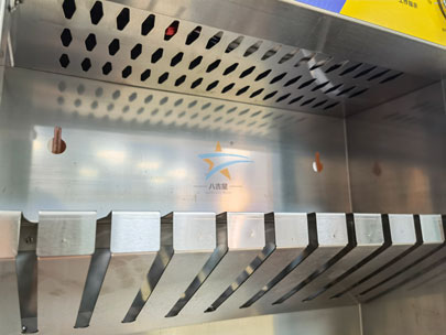 壁掛式uv刀具消毒柜實(shí)拍圖