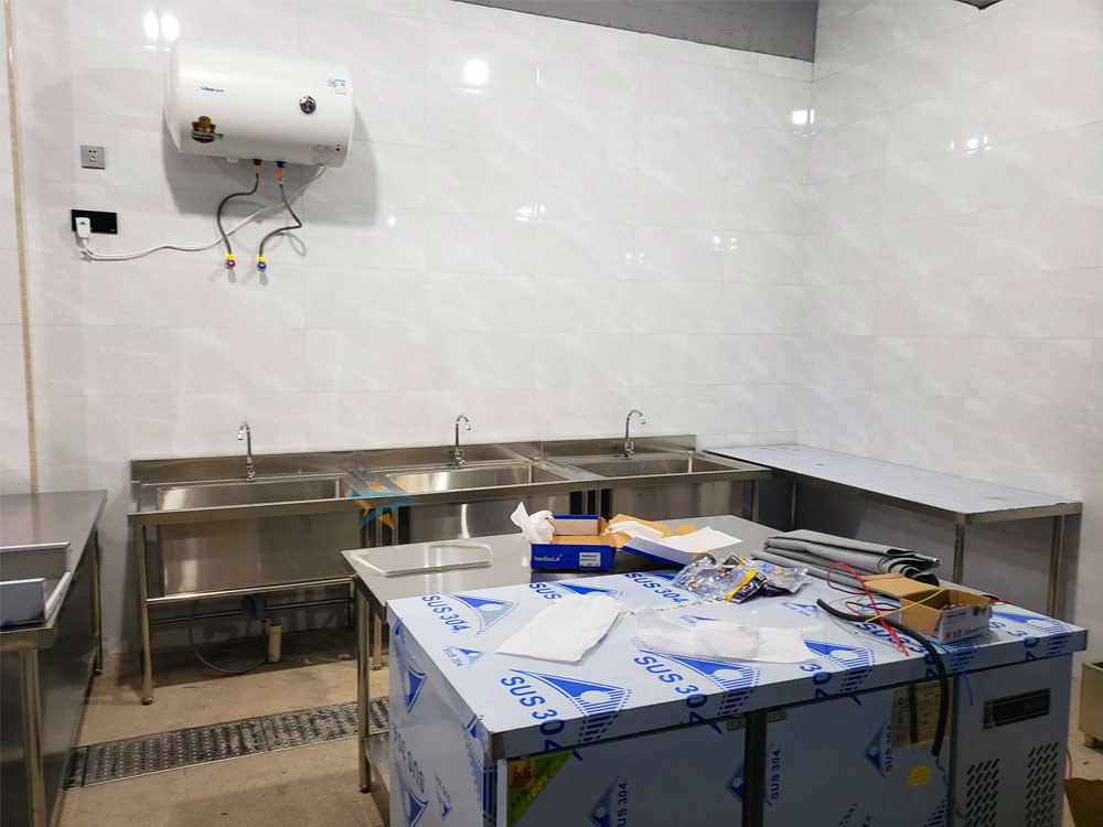 溫州泰順學(xué)府廚房工程工作臺(tái) 溫州泰順學(xué)府廚房工程工作臺(tái)