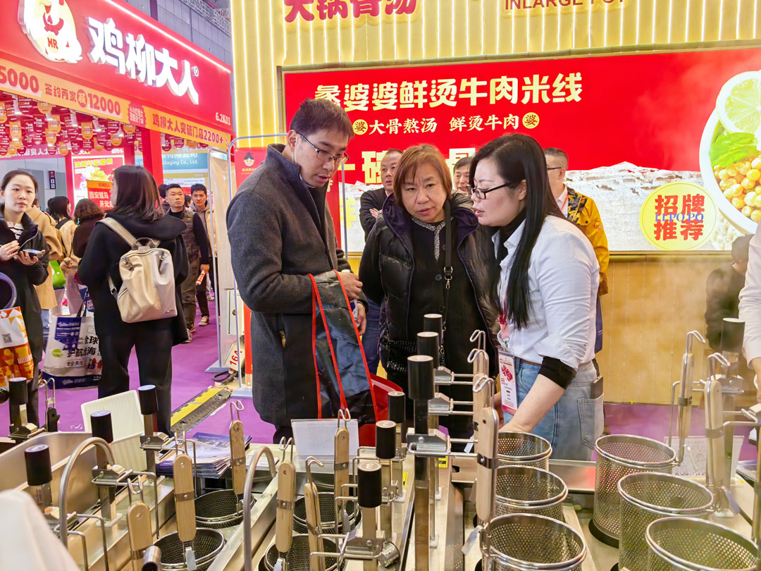 馳能八吉星廚房工程第三十三屆上海國(guó)際酒店及餐飲業(yè)博覽會(huì)現(xiàn)場(chǎng)